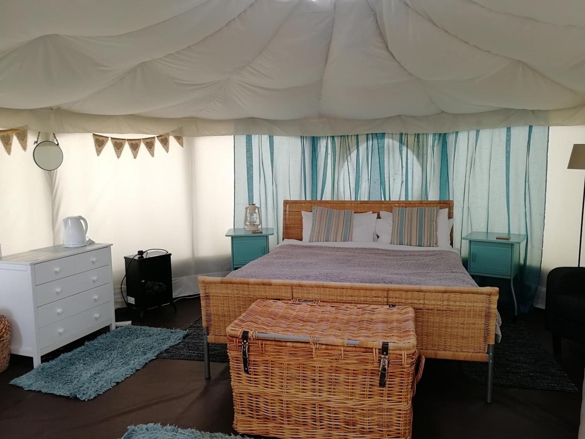 The Little Hide - Adult Only Camping Pods Wigginton  Extérieur photo