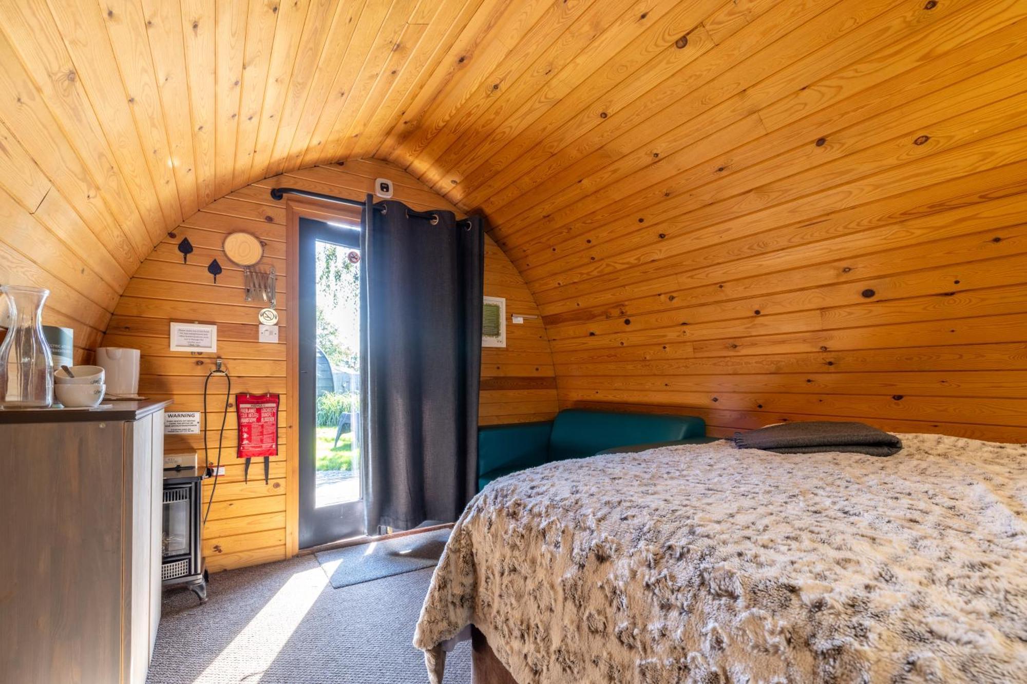 The Little Hide - Adult Only Camping Pods Wigginton  Extérieur photo