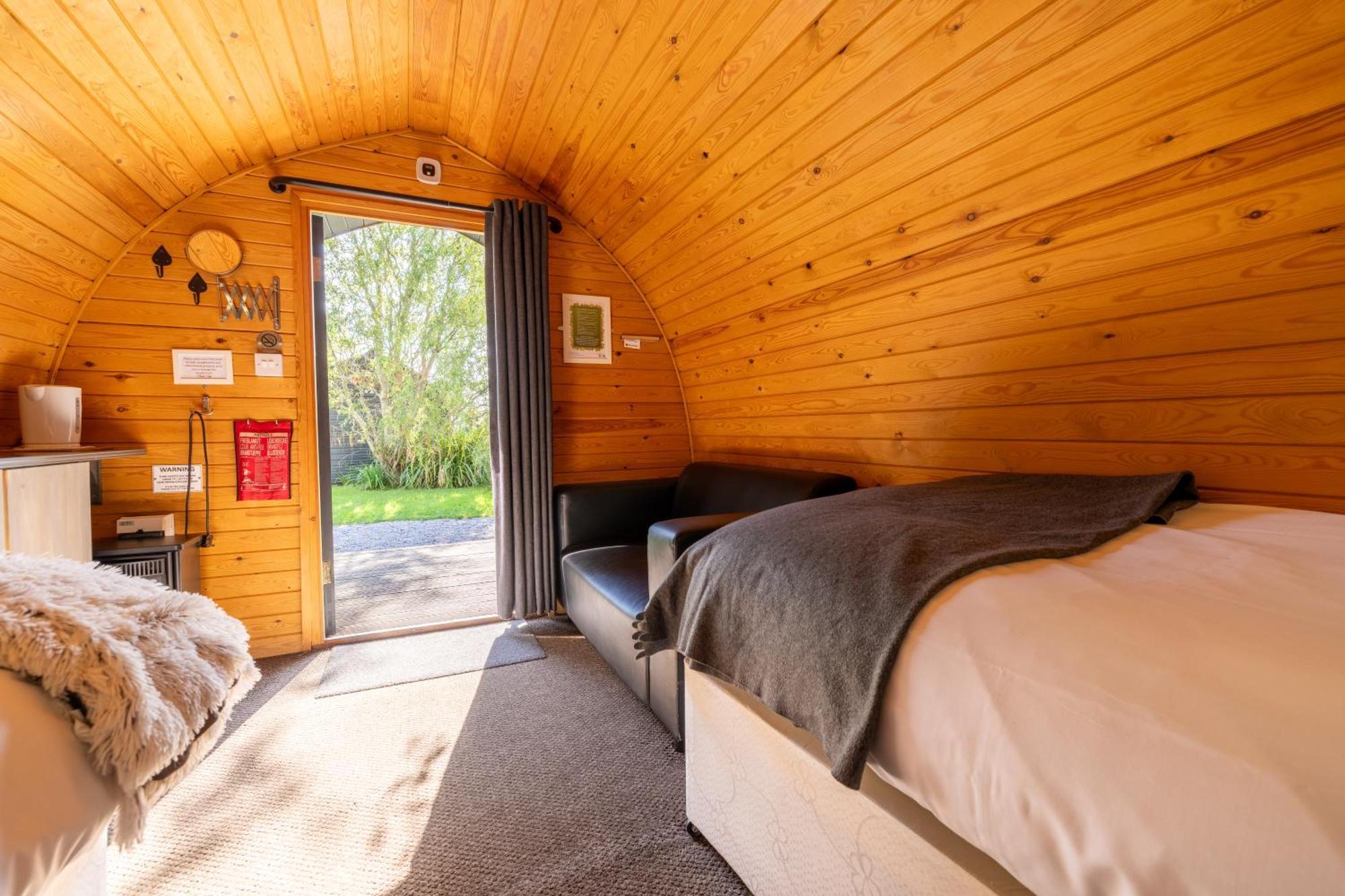 The Little Hide - Adult Only Camping Pods Wigginton  Extérieur photo