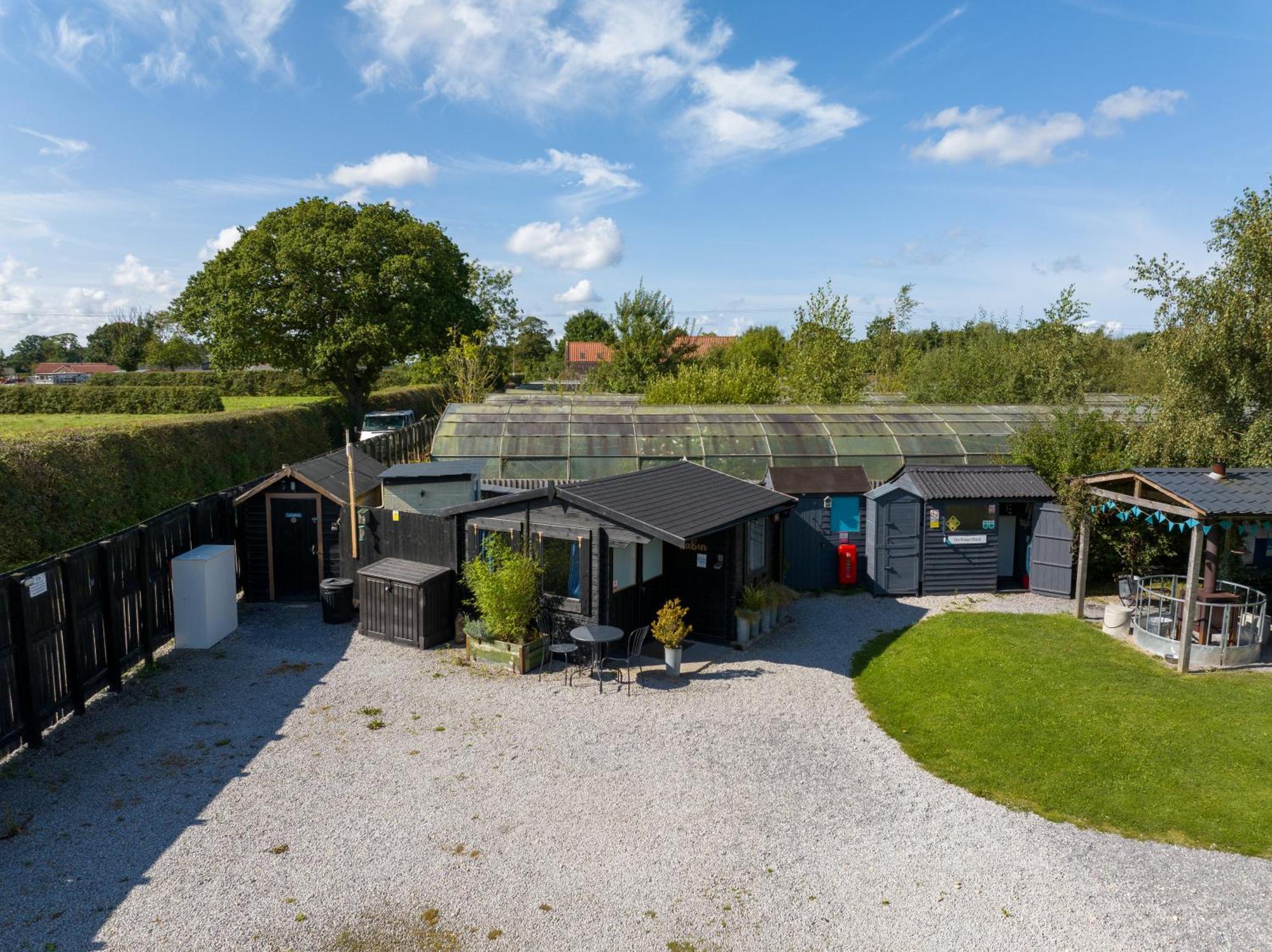 The Little Hide - Adult Only Camping Pods Wigginton  Extérieur photo