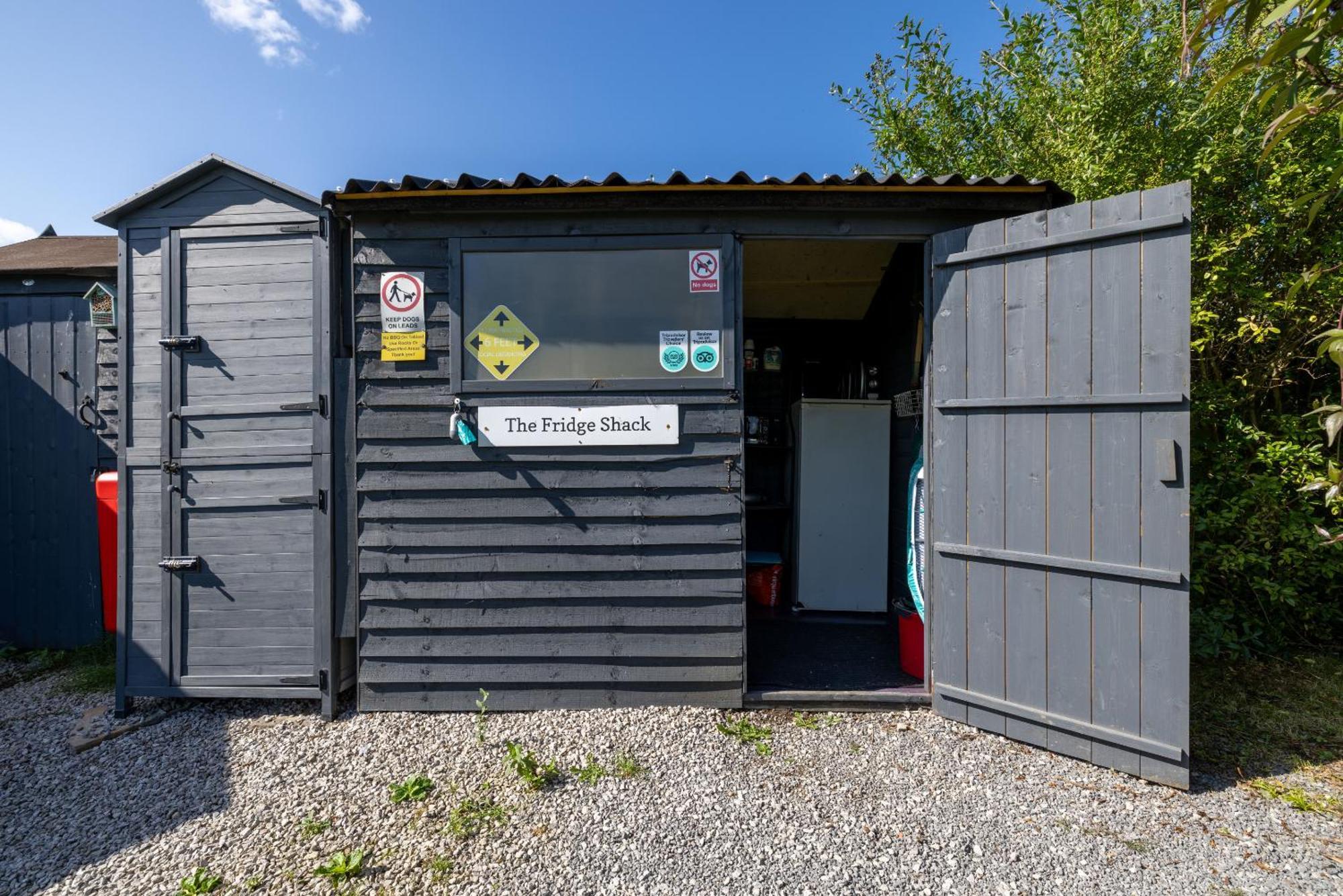 The Little Hide - Adult Only Camping Pods Wigginton  Extérieur photo